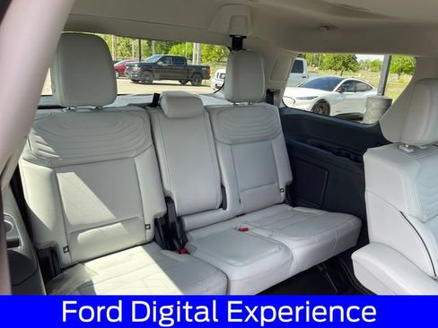 New 2026 Ford Expedition Platinum w/ Platinum Ultimate Package AWD/4WD image 37