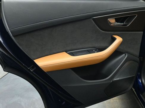 Used 2022 Audi RS Q8 w/ Luxury Package image 14