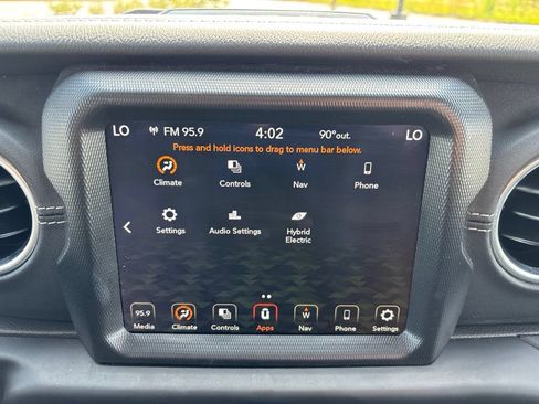 Used 2023 Jeep Wrangler Unlimited Sahara AWD/4WD image 36