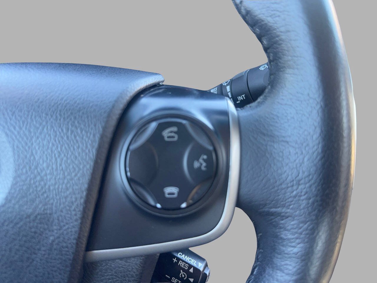 Used 2014 Toyota Camry XLE w/ Leather Package FWD image 32