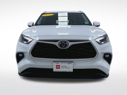Certified 2024 Toyota Highlander XLE AWD/4WD image 22