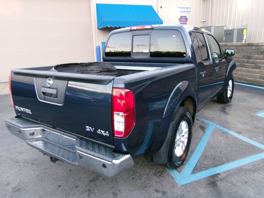 Used 2017 Nissan Frontier SV w/ SV Value Truck Package AWD/4WD image 8