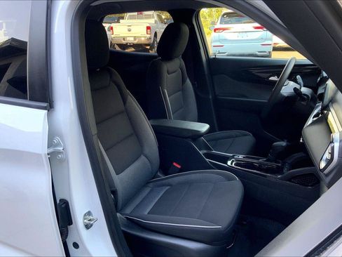 Used 2024 Chevrolet TrailBlazer LT FWD image 7