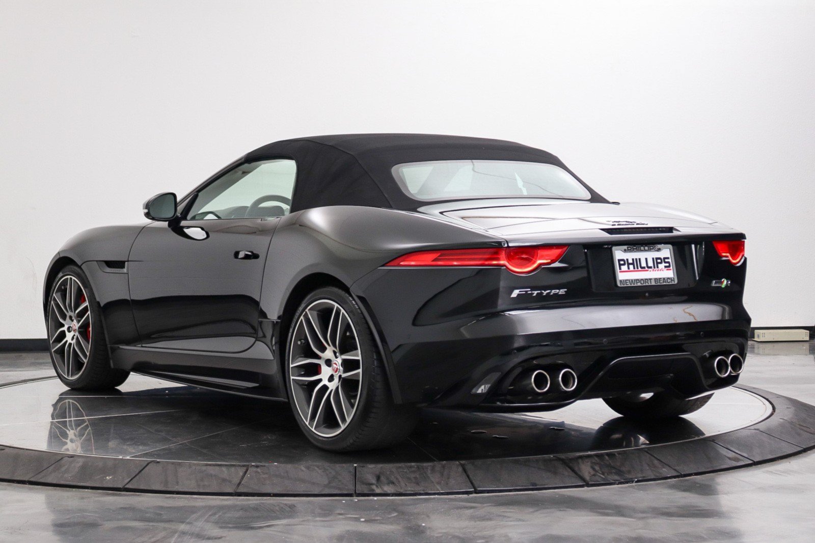 Used 2017 Jaguar F-TYPE R AWD/4WD image 3