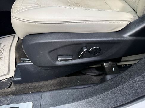 Used 2016 Ford Explorer Platinum AWD/4WD image 12