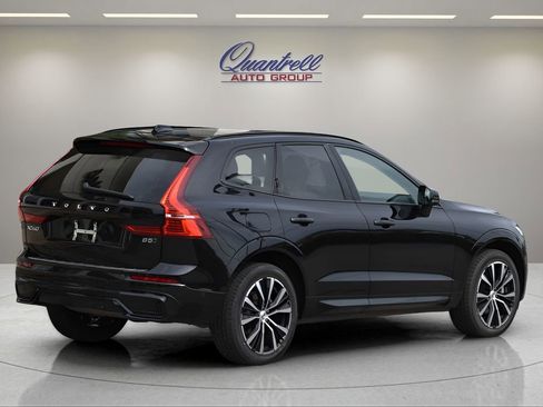Used 2023 Volvo XC60 B5 Plus w/ Climate Package AWD/4WD image 4