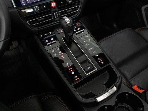Used 2024 Porsche Macan GTS AWD/4WD image 18