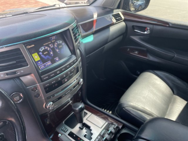 Used 2015 Lexus LX 570 4WD image 13