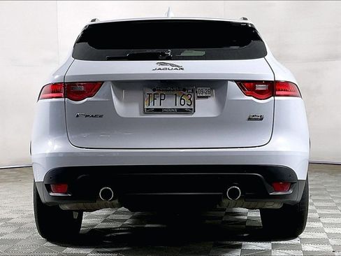 Used 2017 Jaguar F-PACE Premium image 3