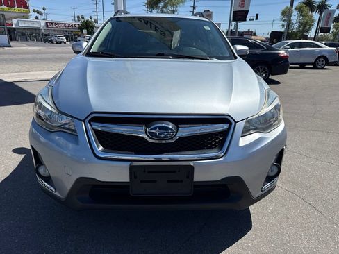 Used 2017 Subaru Crosstrek 2.0i Limited AWD/4WD image 3