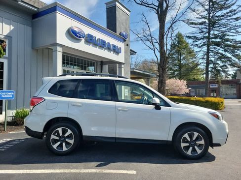 Used 2018 Subaru Forester 2.5i Premium w/ All-Weather Package image 2