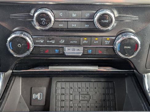 Used 2023 Ford F150 Lariat w/ Equipment Group 502A High image 20