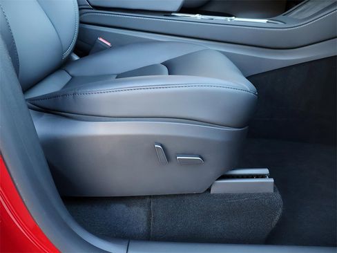 Used 2023 Tesla Model Y Long Range image 11