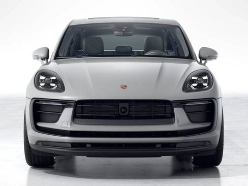 New 2026 Porsche Macan image 56