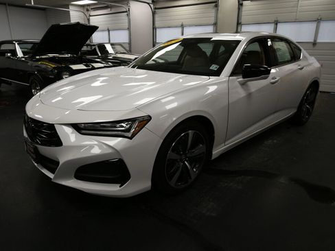 Used 2024 Acura TLX w/ Technology Package image 3
