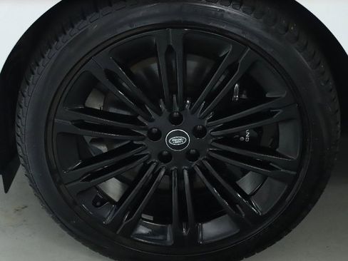 Certified 2022 Land Rover Range Rover Long Wheelbase SE image 40