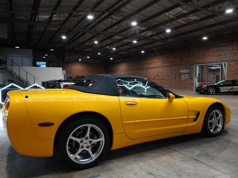 Used 2002 Chevrolet Corvette Convertible w/ Preferred Equipment Group2 image 15