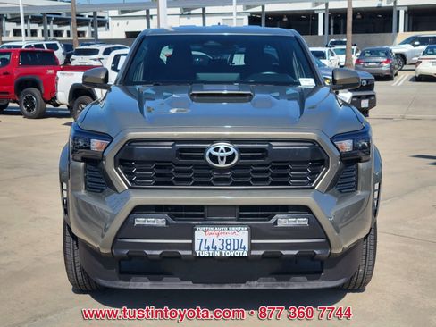 Certified 2025 Toyota Tacoma TRD Sport AWD/4WD image 8