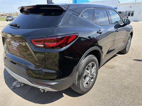 Used 2023 Chevrolet Blazer LT w/ Driver Confidence Package AWD/4WD image 2