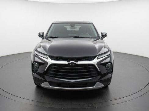 Used 2025 Chevrolet Blazer LT FWD image 2