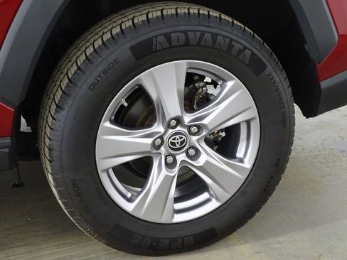 Used 2022 Toyota RAV4 LE image 39