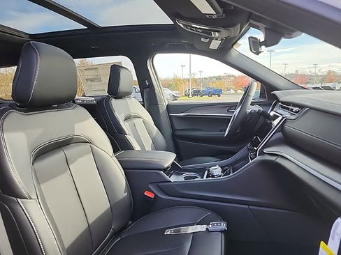 New 2025 Jeep Grand Cherokee L Limited w/ Black Appearance Package image 11