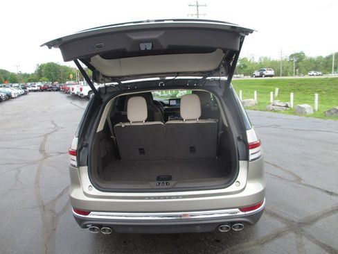 Used 2023 Lincoln Aviator Reserve w/ Equipment Group 201A AWD/4WD image 8