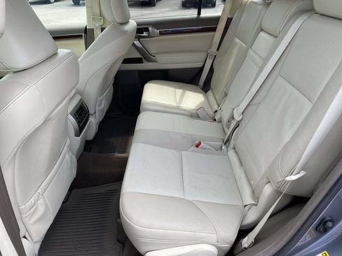 Used 2016 Lexus GX 460 w/ Premium Package AWD/4WD image 11