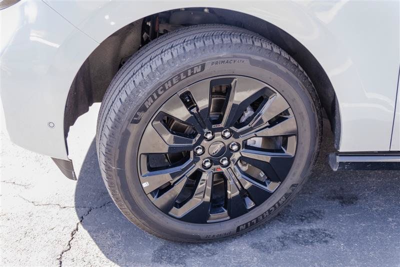 Used 2025 Ford Expedition Platinum w/ Stealth Appearance Package AWD/4WD image 48
