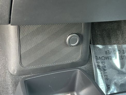 New 2026 Nissan Leaf SV+ w/ Floor Mat Package (SV+) image 28