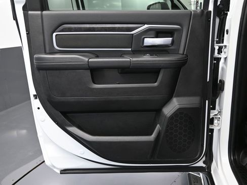 Used 2024 RAM 2500 Big Horn image 38