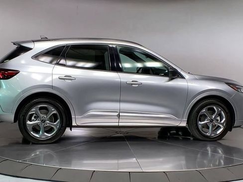 Used 2024 Ford Escape ST-Line w/ Equipment Group 301A FWD image 9