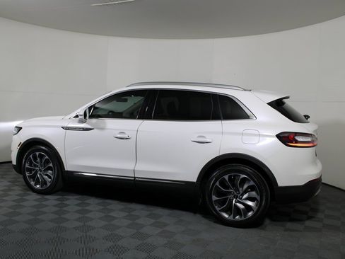 Used 2022 Lincoln Nautilus Reserve image 5