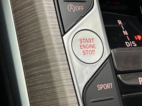 Certified 2025 BMW 430i Coupe w/ Premium Package image 33