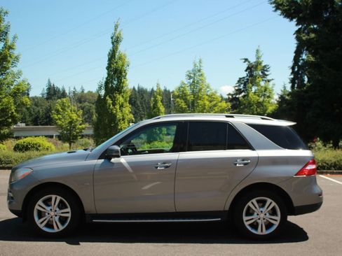 Used 2012 Mercedes-Benz ML 350 BlueTEC 4MATIC image 4