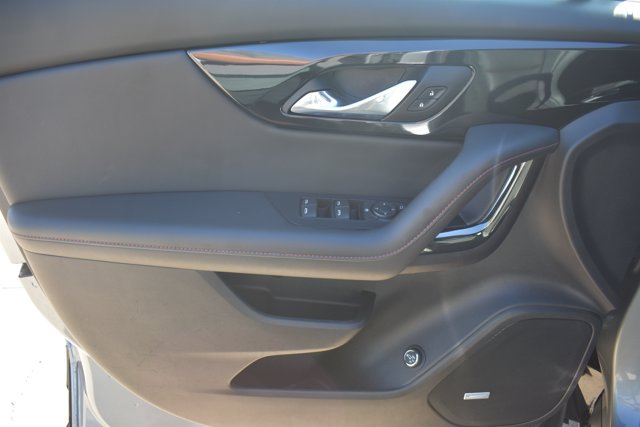Used 2025 Chevrolet Blazer RS FWD image 12