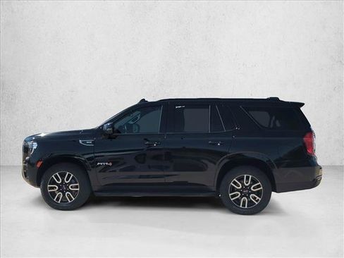 Used 2024 GMC Yukon AT4 w/ Technology Package AWD/4WD image 8
