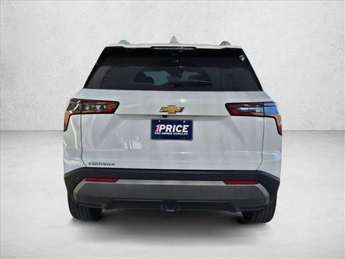 Used 2025 Chevrolet Equinox LT w/ Convenience Package II FWD image 6