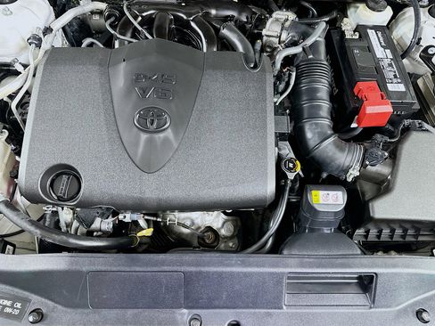 Used 2019 Toyota Avalon Touring w/ Advanced Safety Package FWD image 32