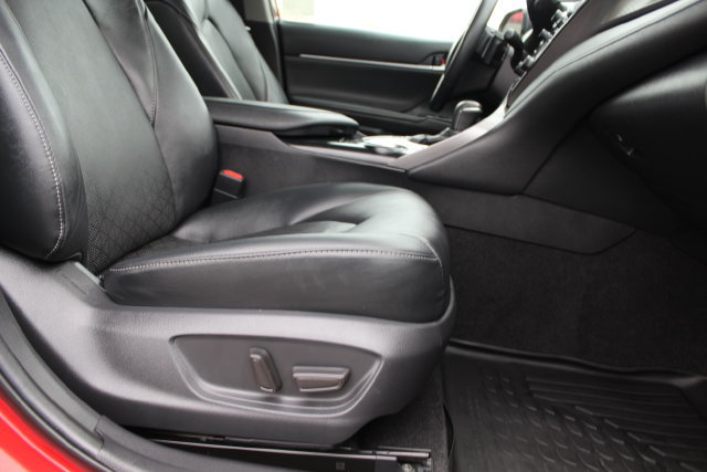 Used 2019 Toyota Camry XSE FWD image 21