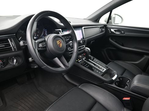 Used 2023 Porsche Macan GTS AWD/4WD image 4