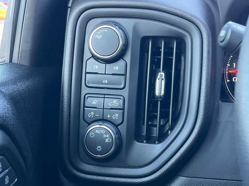 Used 2025 Chevrolet Silverado 2500 Custom w/ Custom Value Package image 32