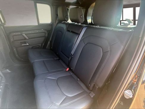 Used 2025 Land Rover Defender 110 S image 27