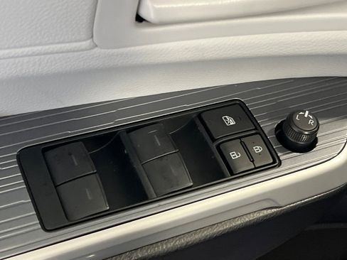 New 2026 Toyota Sienna LE FWD image 11