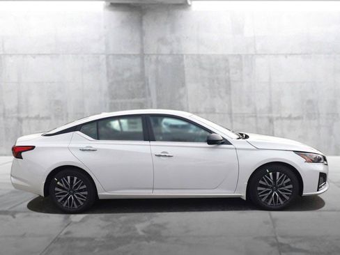 New 2025 Nissan Altima 2.5 SV image 5