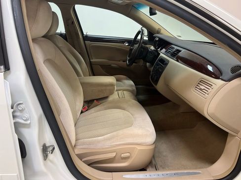 Used 2011 Buick Lucerne CX image 28