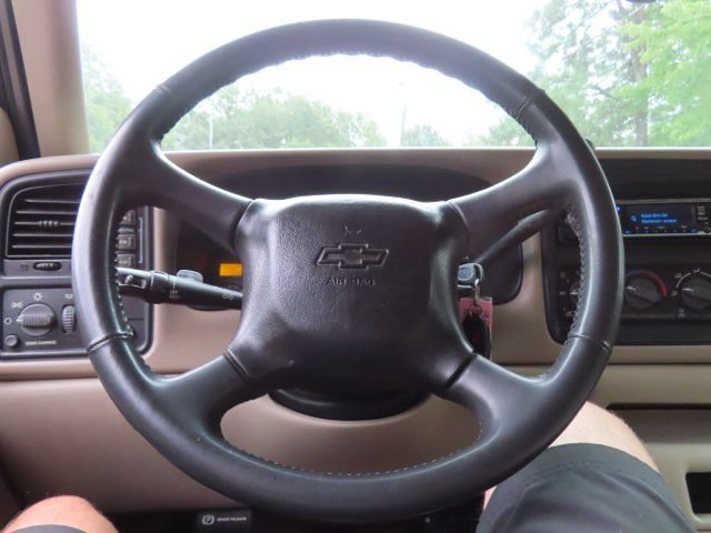 Used 2001 Chevrolet Suburban 2500 LT w/ LT Preferred Equipment Group AWD/4WD image 29