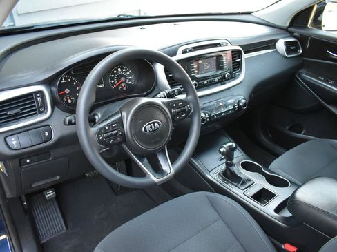 Used 2016 Kia Sorento FWD image 10