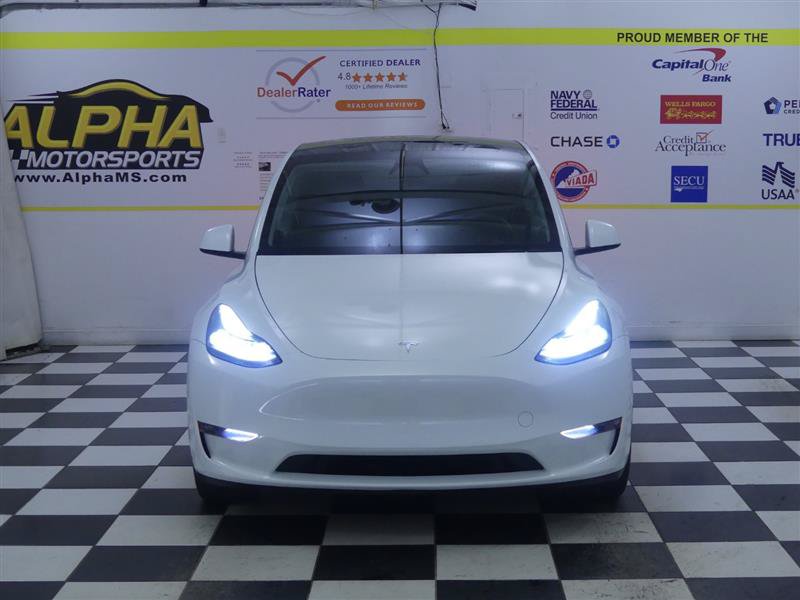 Used 2024 Tesla Model Y Long Range AWD/4WD image 2