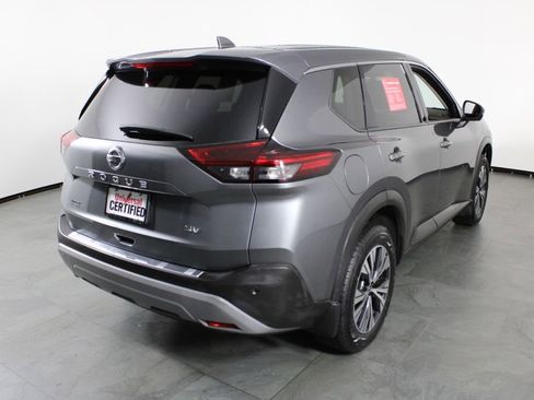 Used 2021 Nissan Rogue SV image 16